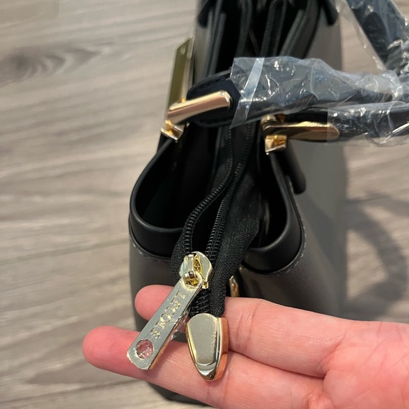 NWT : Gray/Black handbag - Picture 10 of 13